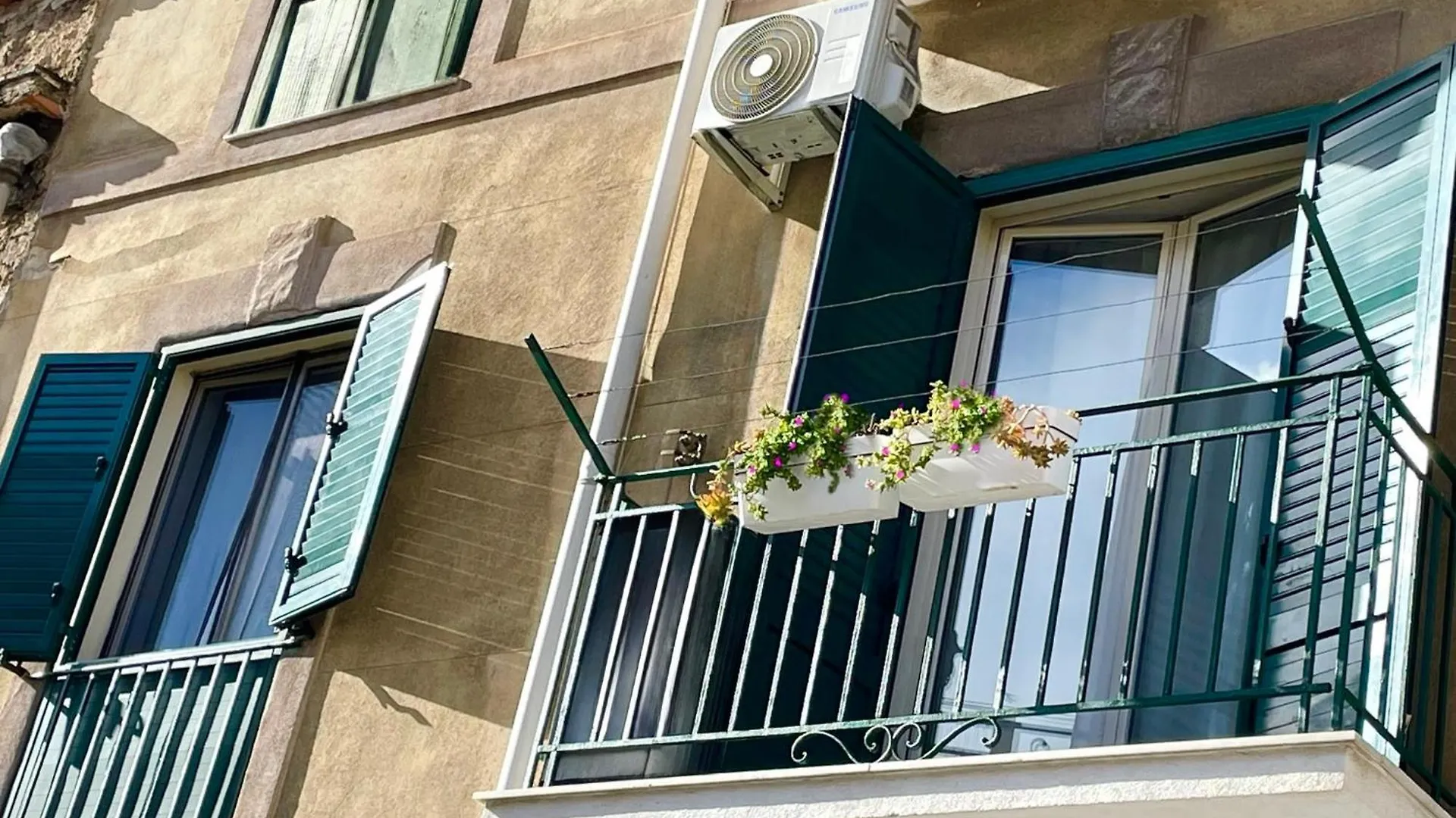 Casa Conte Ruggero Apartment Palermo 0*,  Italy